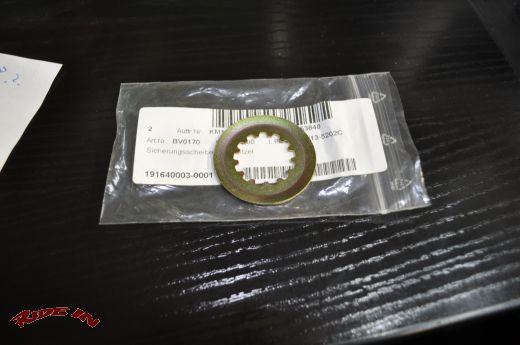 Voge 300 Rally Ritzel 15Z Teilung 520 + Sicherungsscheibe